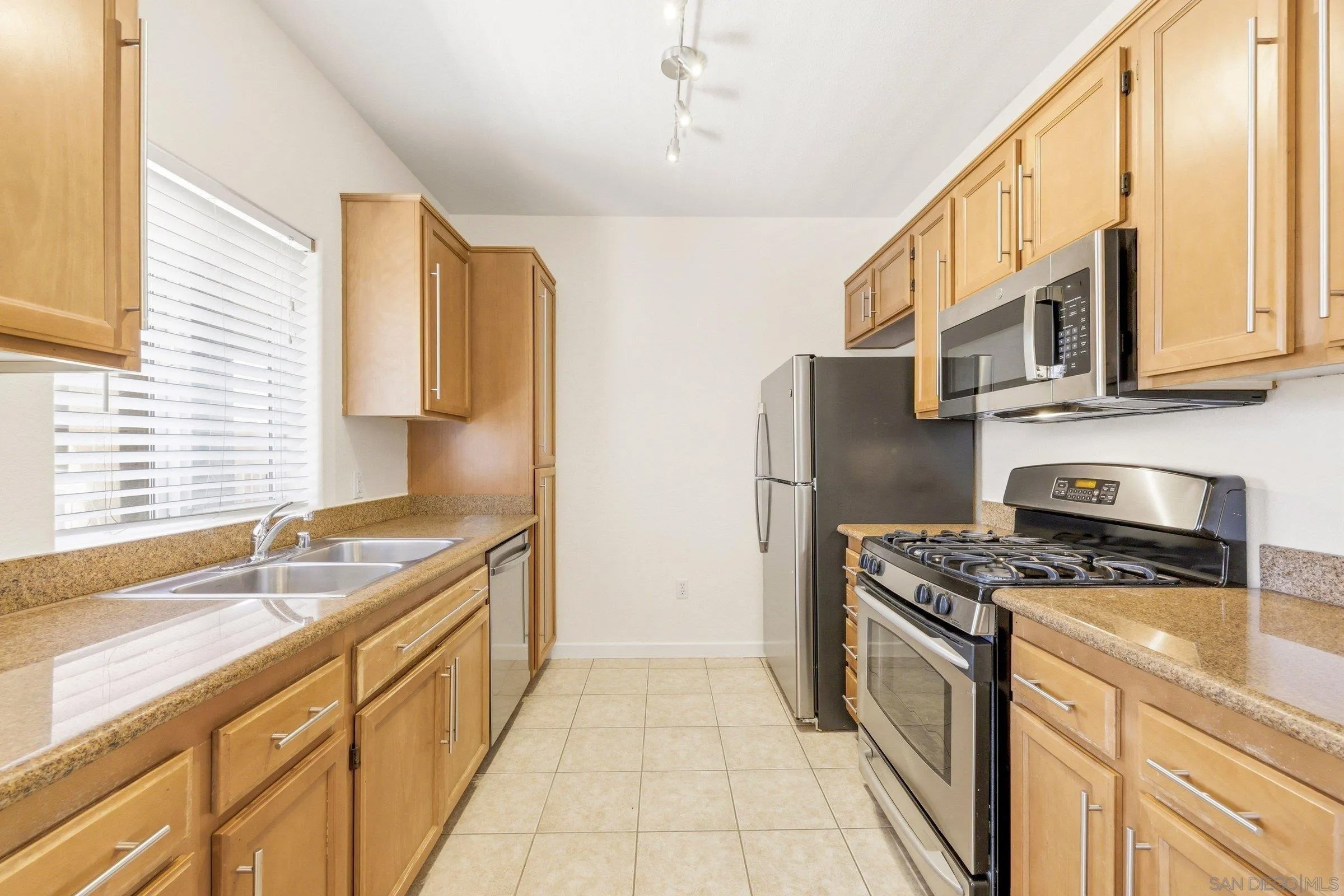 7659 Mission Gorge 86