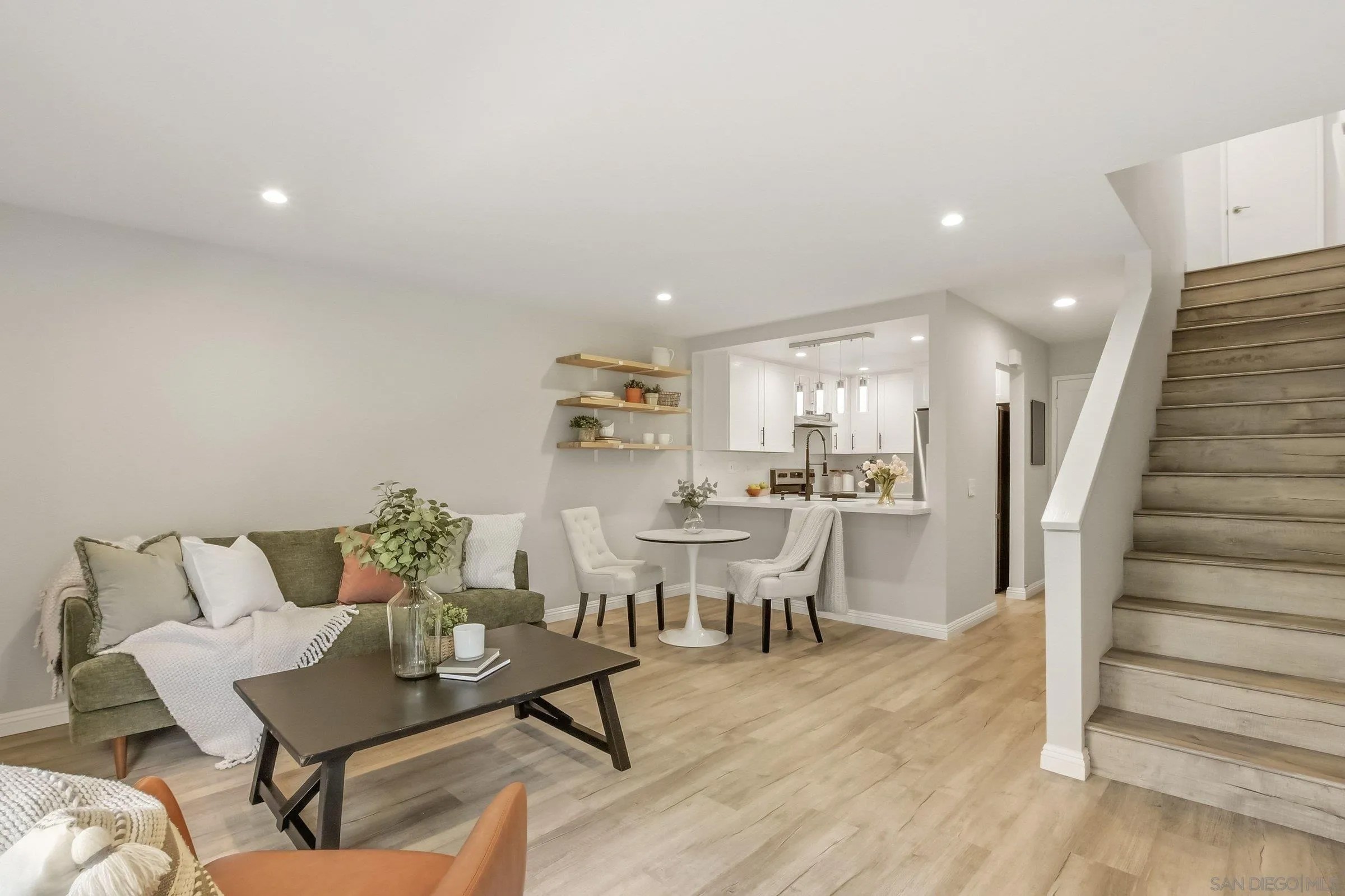 6916 Park Mesa Way 2