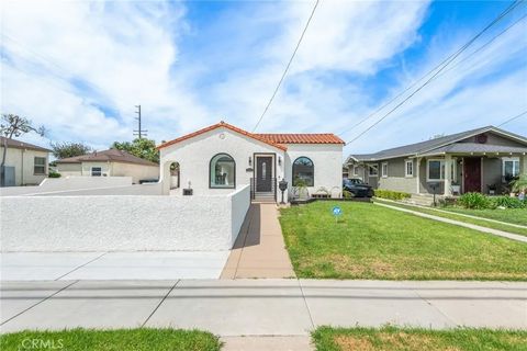 Photo of 16919 Ardmore Avenue, Bellflower, CA 90706 (MLS # DW26003696)