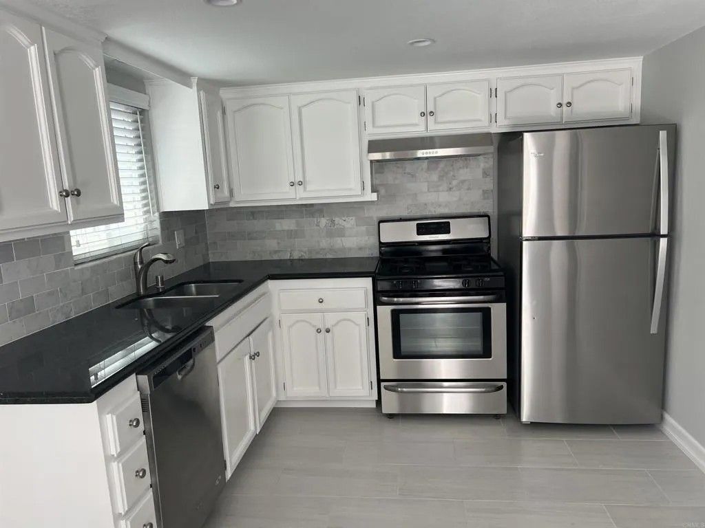 Photo of 750 E Avenue, Coronado, CA 92118 (MLS # PTP2507872)