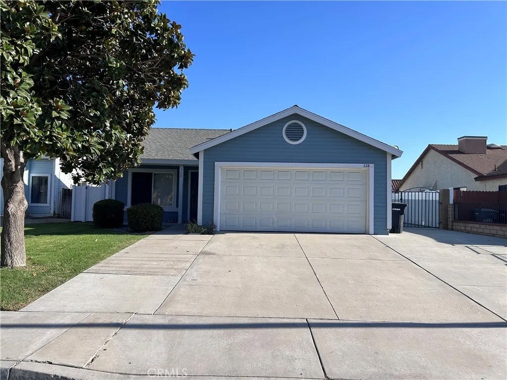 Photo of 328 Blue Ridge, San Jacinto, CA 92583 (MLS # SW26154038)