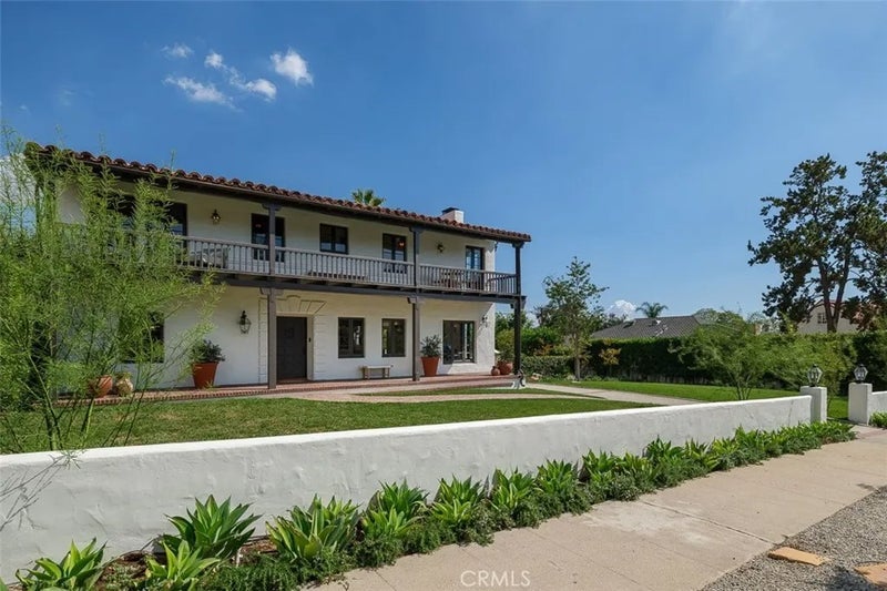 2098 Roosevelt