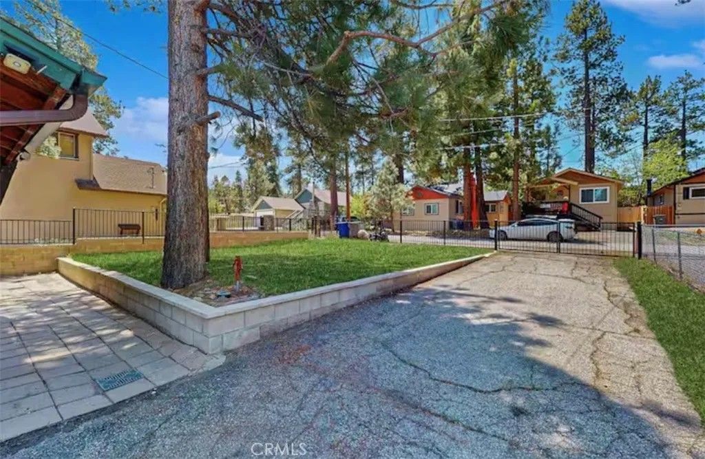 Photo of 665 Metcalf, Big Bear Lake, CA 92315 (MLS # IG26029561)