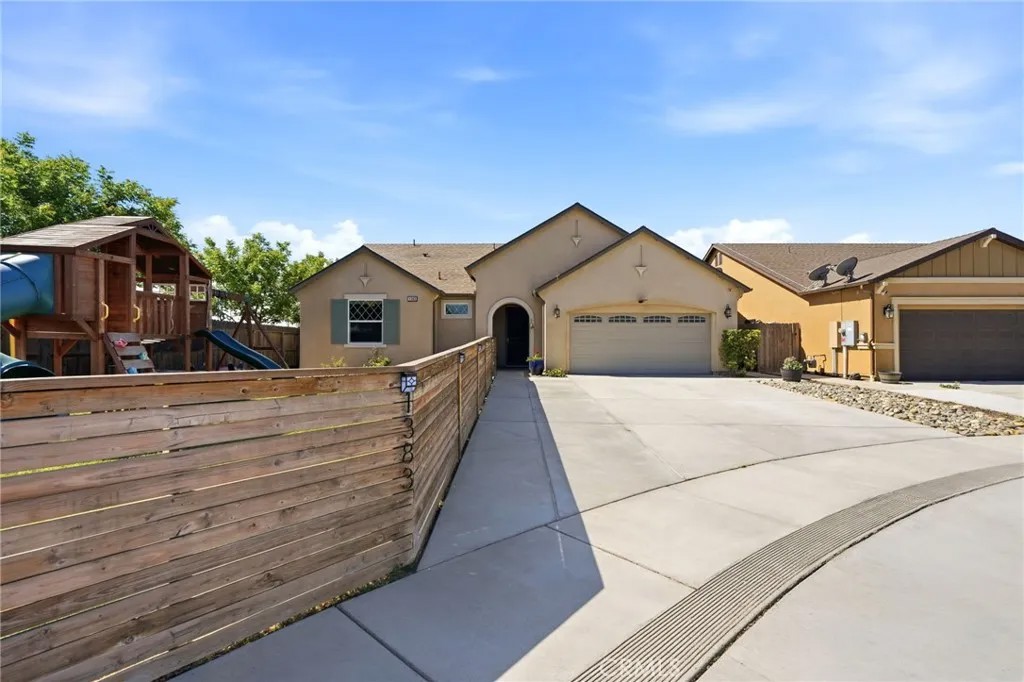 1383 E Donnybrook