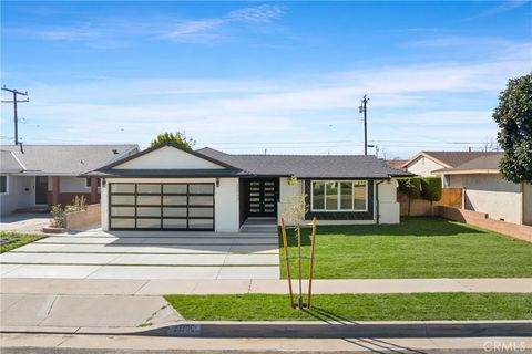 Photo of 22703 Elm Ave, Torrance, CA 90505 (MLS # SB26042268)