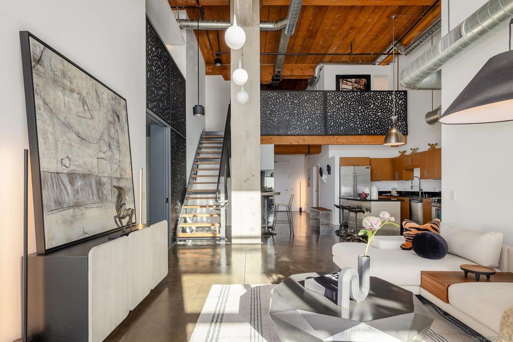 Photo of 530 S Hewitt St #131, Los Angeles, CA 90013 (MLS # 260005776)