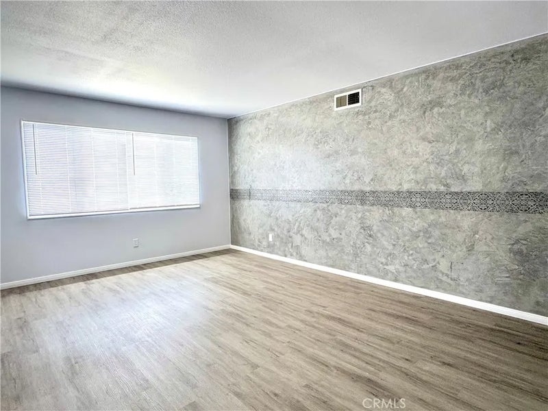 17809 Thornlake