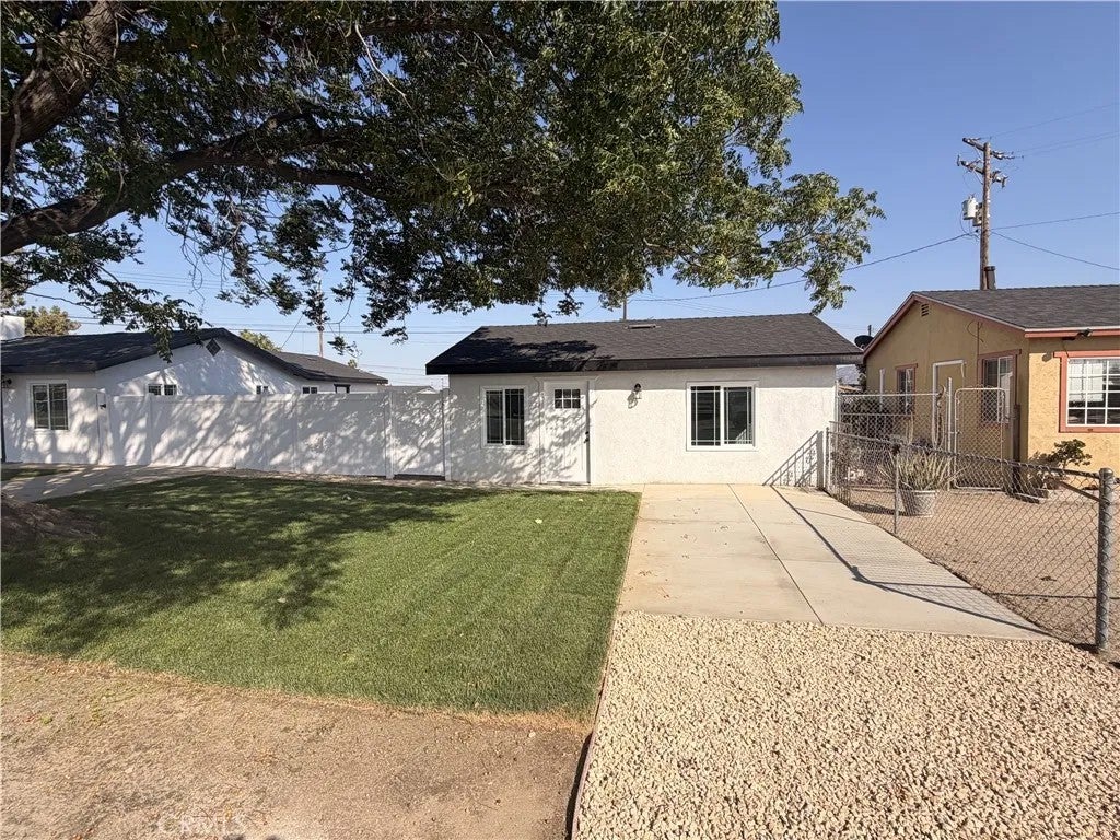 1460 Redlands