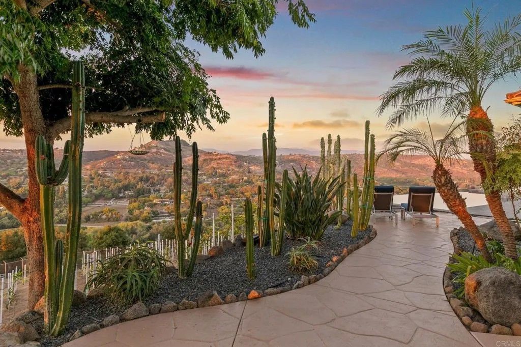 Photo of 30330 Via Maria Elena, Bonsall, CA 92003 (MLS # NDP2508448)