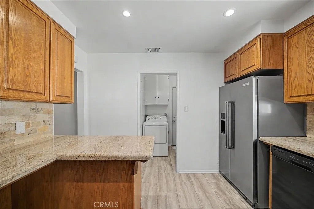 347 W Leeside