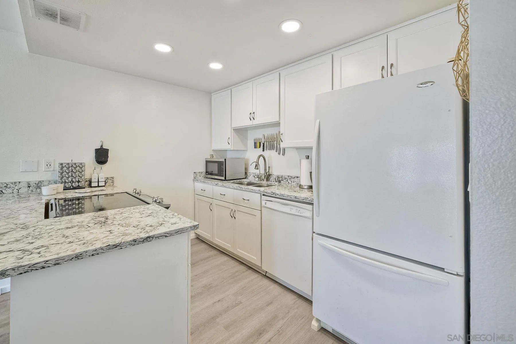 7178 Melody Ln
