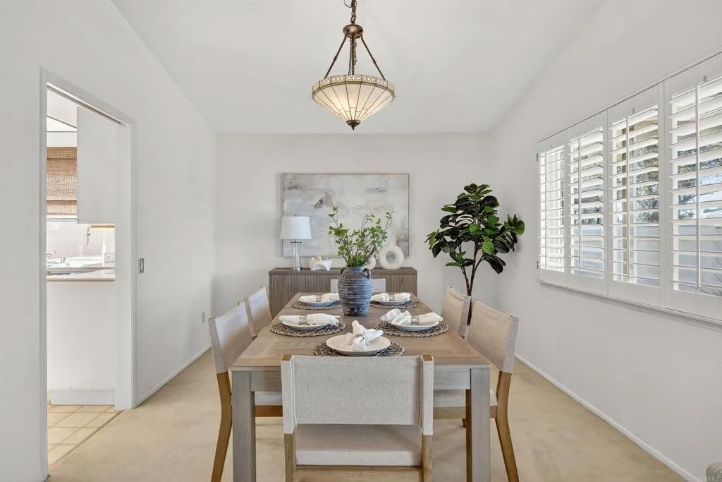 13025 Avenida Marbella