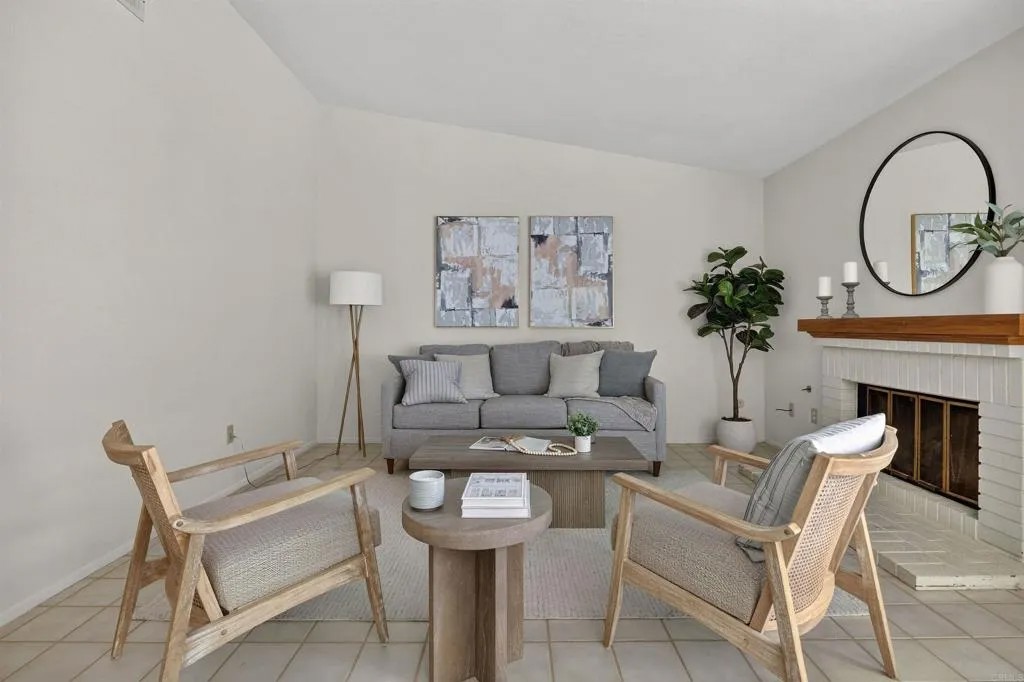 13025 Avenida Marbella