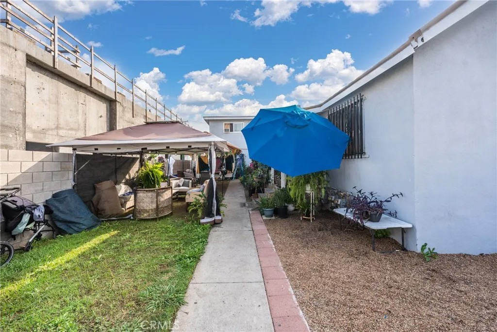 6118 S Main