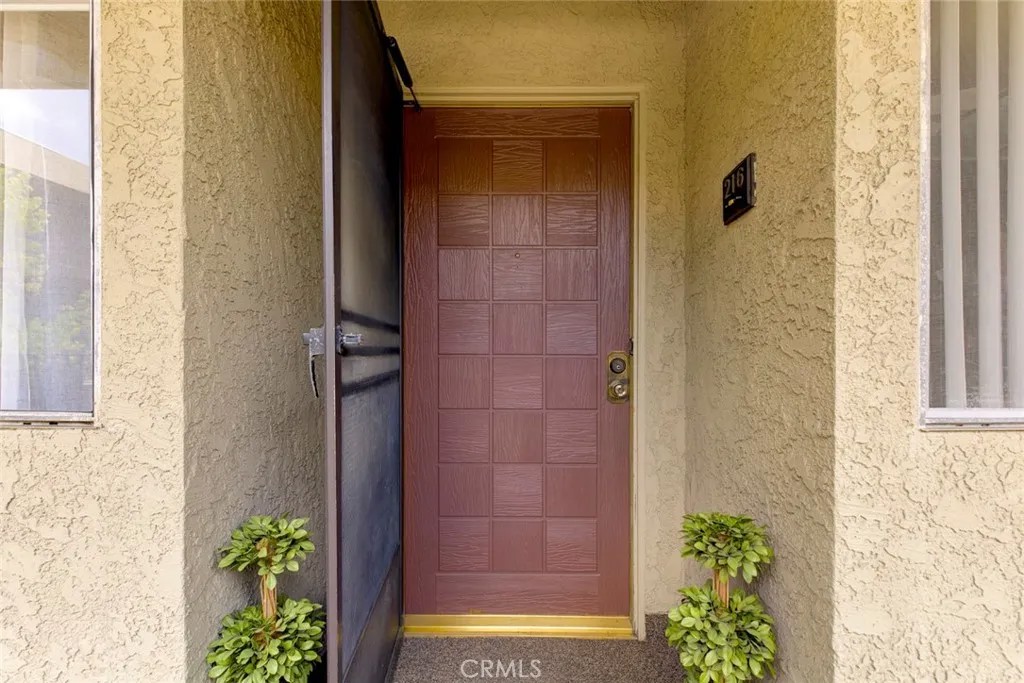 125 W Mountain Street 216