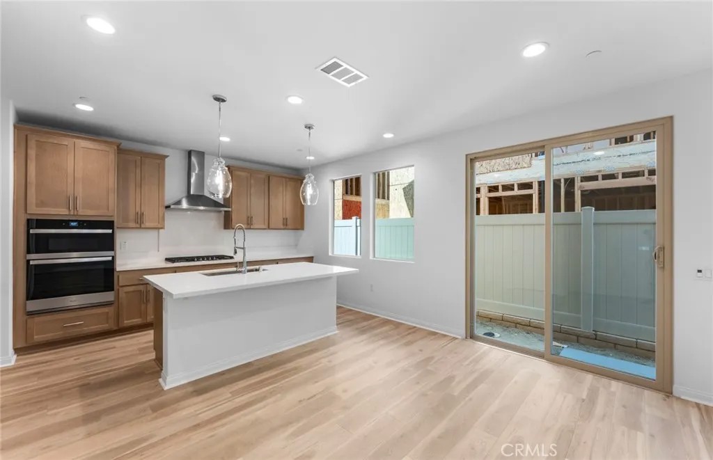 4244 East Flutter Privado