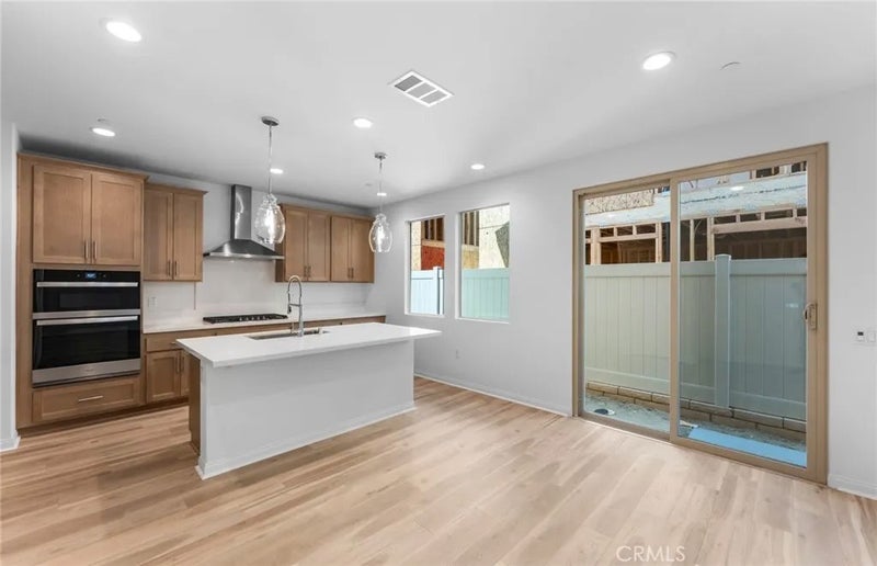 4244 East Flutter Privado