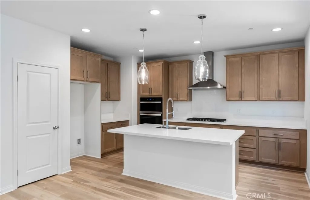 4244 East Flutter Privado