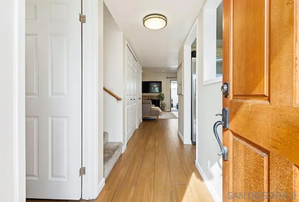 4038 Loma Riviera Circle