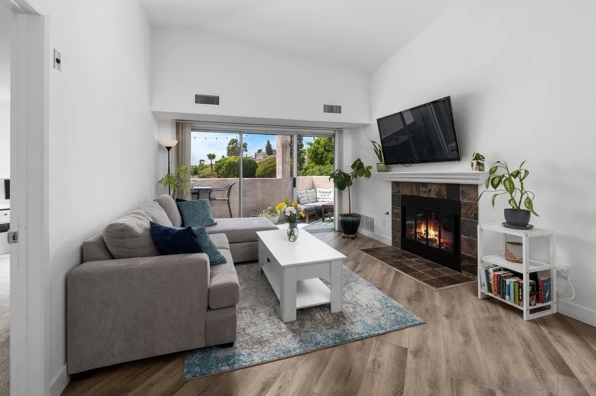 7127 Camino Degrazia 130
