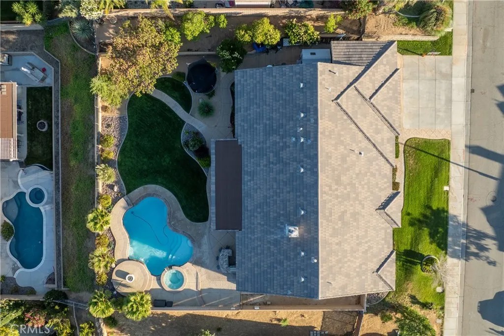 40816 Los Amores Court