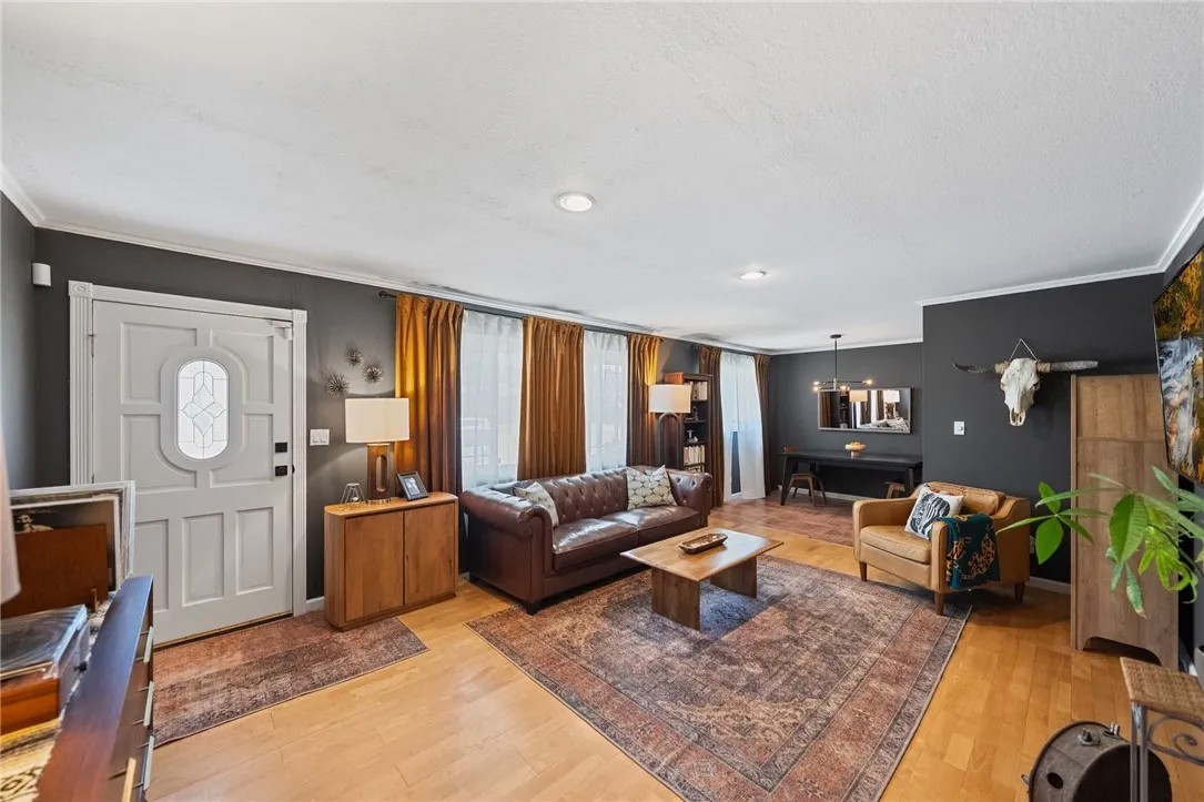 4833 Chateau Drive