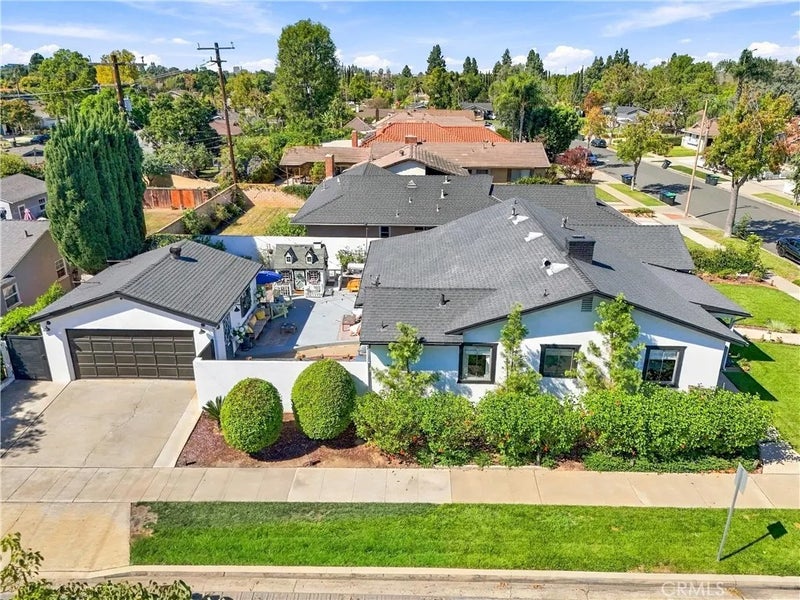1426 E Sycamore