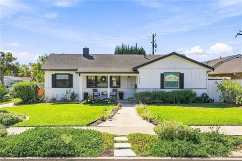 Photo of 1426 E Sycamore AVE, Orange, CA 92866 (MLS # OC26220796)