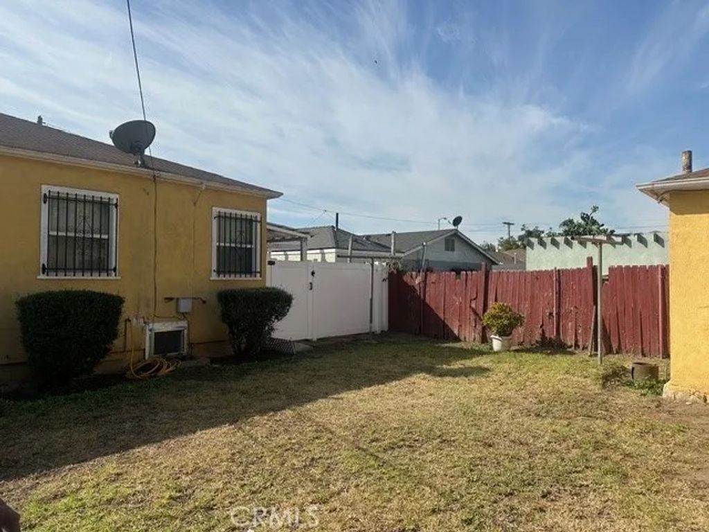 Photo of 315 E 118th St, Los Angeles, CA 90061 (MLS # DW26029194)