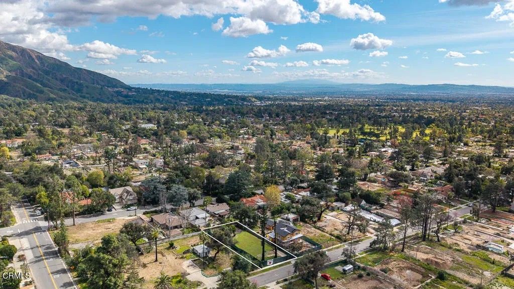 Photo of 2546 Highland Ave, Altadena, CA 91001 (MLS # P1-26179)