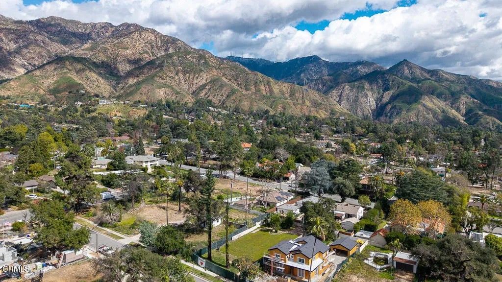 Photo of 2546 Highland Ave, Altadena, CA 91001 (MLS # P1-26179)