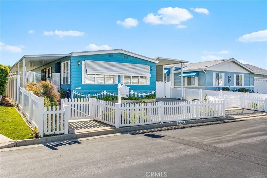 Photo of 28925 Calle Alta, Murrieta, CA 92563 (MLS # SW26021137)