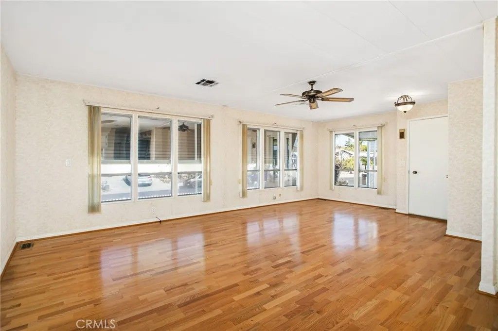 Photo of 28925 Calle Alta, Murrieta, CA 92563 (MLS # SW26021137)