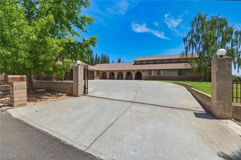 8956 Oak Creek Rd