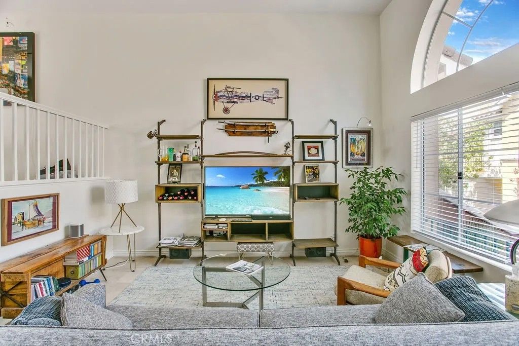 Photo of 307 Marinella Aisle, Irvine, CA 92606 (MLS # NP25274309)