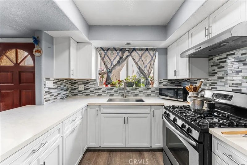 8825 Willis Ave Unit 5