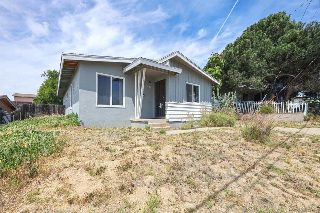 Photo of 6228 Calle Pavana, San Diego, CA 92139 (MLS # 260008514)