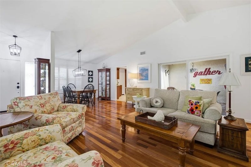 1228 Woodside Drive
