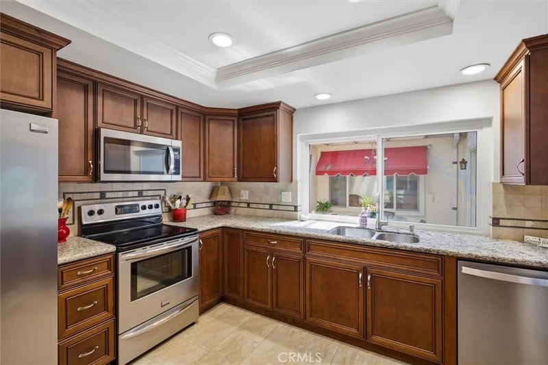 1228 Woodside Drive