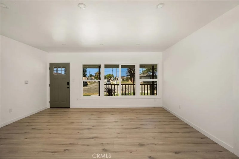 2430 W Bennett