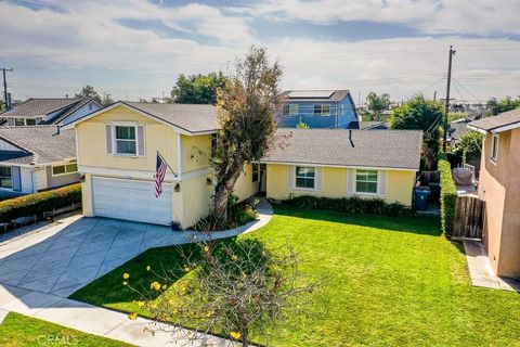 Tiny photo for 8282 Bryant Drive, Huntington Beach, CA 92647 (MLS # SR25251977)