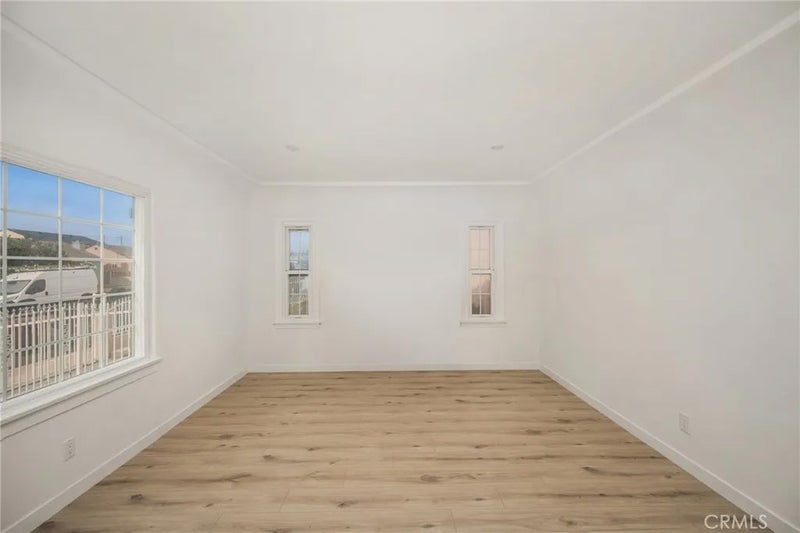 1125 W 99th