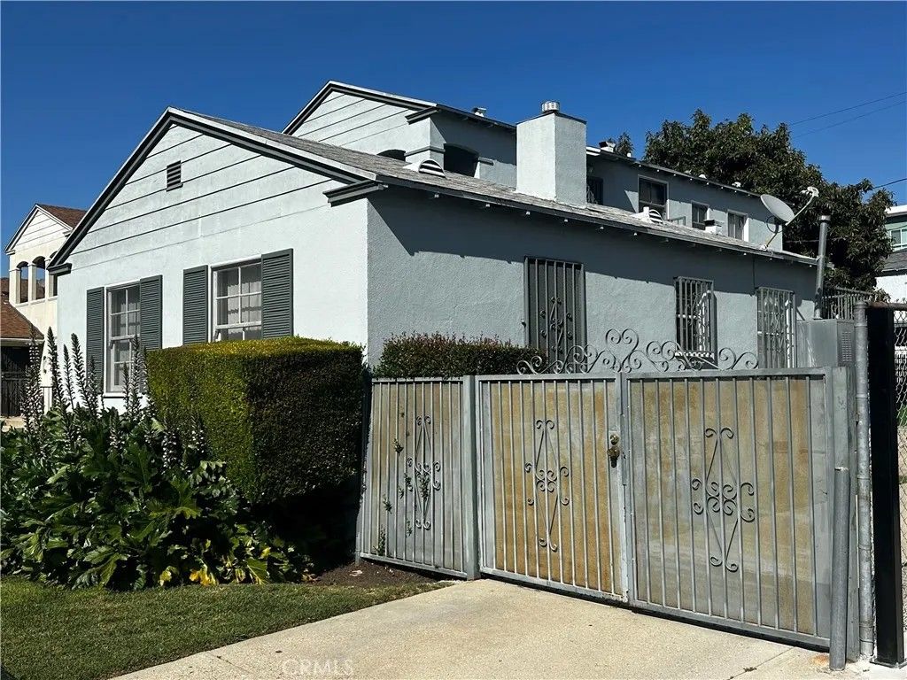 Photo of 3526 Farmdale Ave, Los Angeles, CA 90016 (MLS # PW26073197)