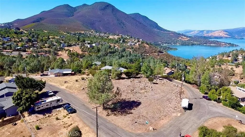 5010 Larkspur