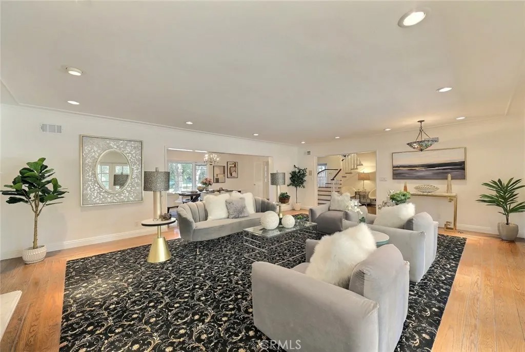 1141 Rodeo Road
