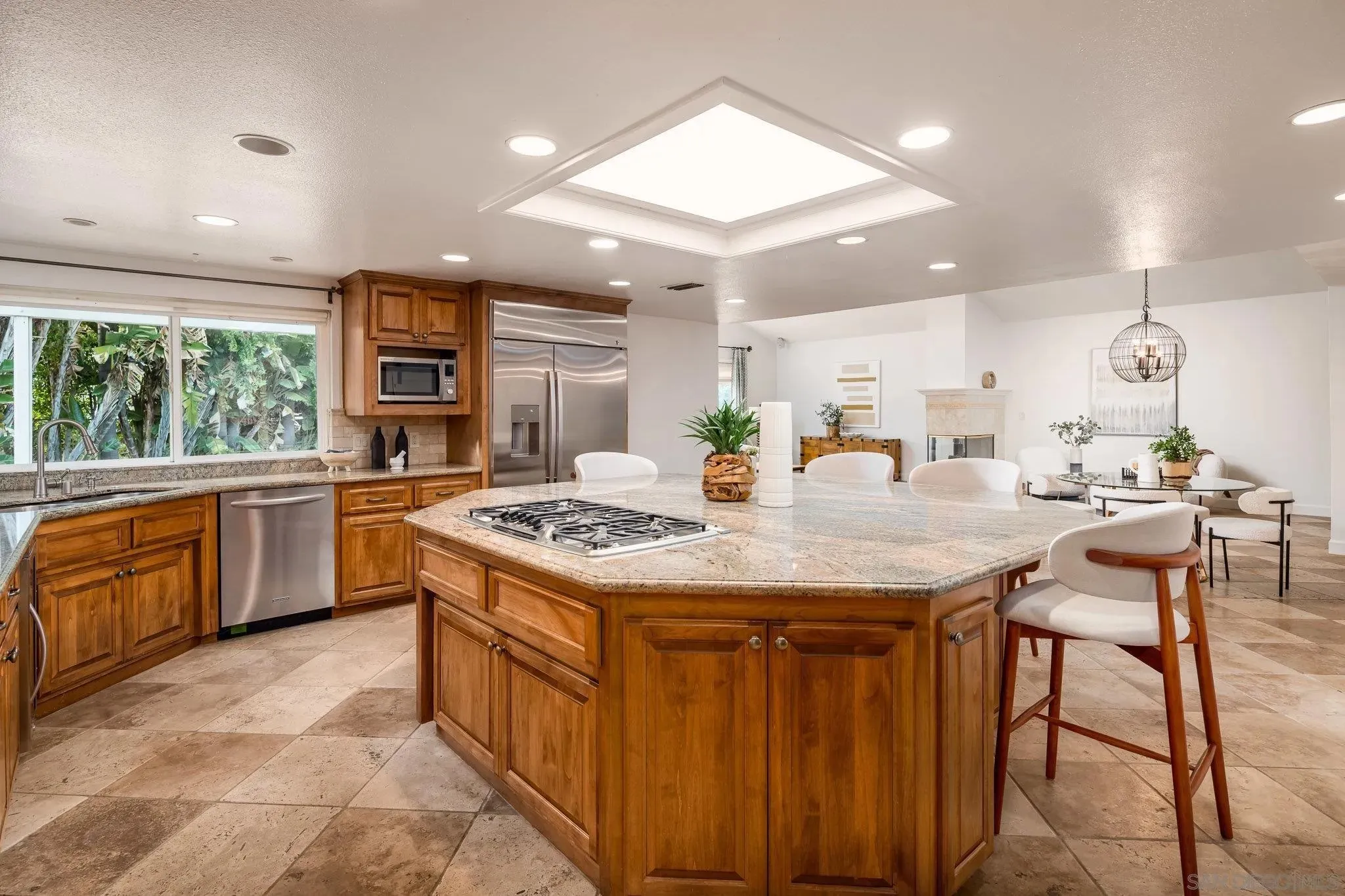 Poway, California 92064, United States, 6 Bedrooms Bedrooms, ,4 BathroomsBathrooms,Residential,Active,162877