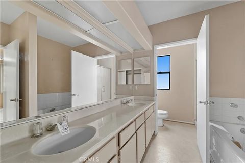 Tiny photo for 1754 11th Street #101, Santa Monica, CA 90404 (MLS # PW25232544)
