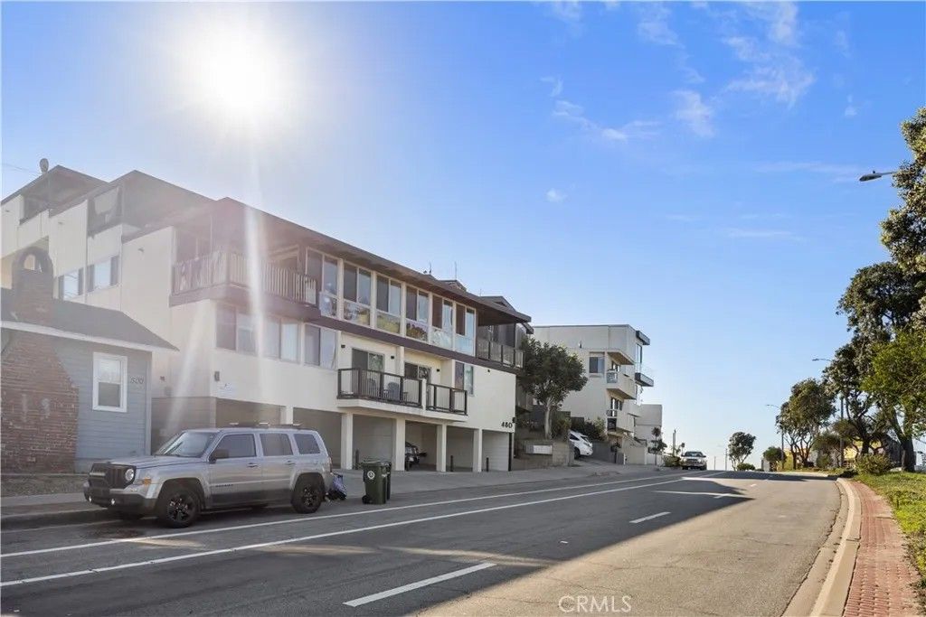 Photo of 480 Rosecrans Avenue, Manhattan Beach, CA 90266 (MLS # SB26071305)