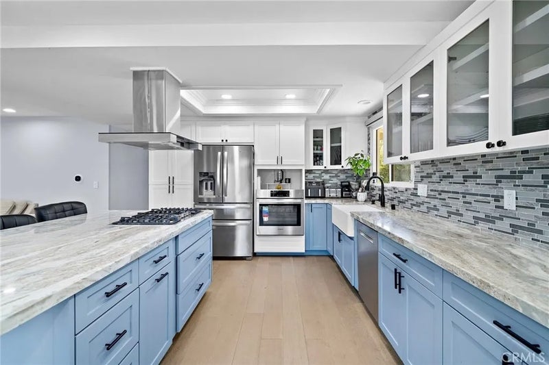 2750 San Carlos