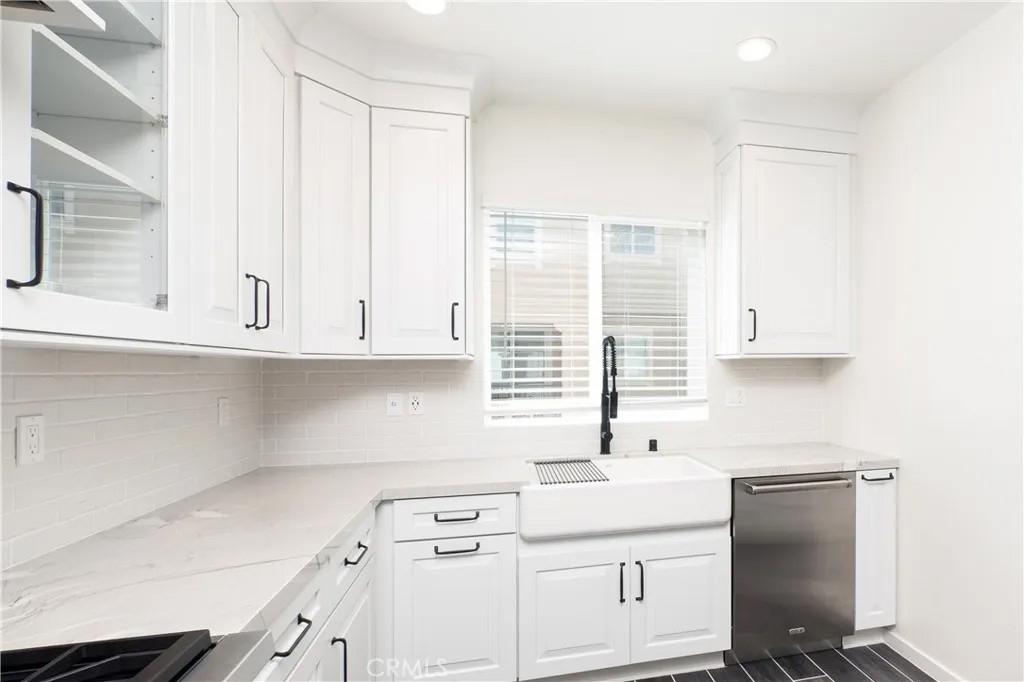 609 Shadowbrook